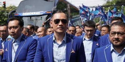 Jalan Kaki, AHY Pimpin Rombongan Demokrat Daftar ke KPU