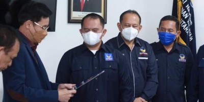 NasDem Sumut Serahkan SK Kepengurusan Labuhanbatu dan Madina