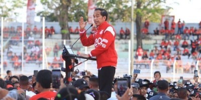 Jokowi Bertemu Relawan, Mau Dukung Siapa di Pilpres 2024 ?