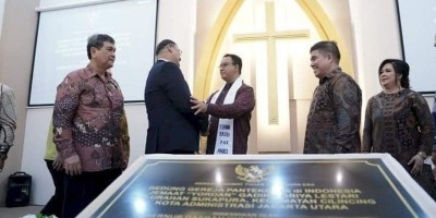 Resmikan 2 Gereja, Warganet: Anies Harus Berkiprah di 2024