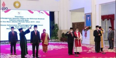 Presiden Jokowi Lantik 5 Anggota DKPP