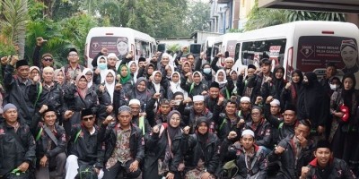 Dukung Ganjar Jadi Presiden, Relawan Lantunkan Doa di Tanah Suci  