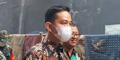 Didukung Ganjar Maju Pilgub Jateng, Gibran: Selesaikan Solo Dulu