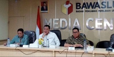 Aksi Pembentangan Bendera Partai Ummat di Masjid, Bawaslu Investigasi Ke Cirebon